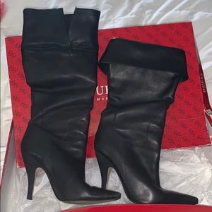 Black leather Guess boots